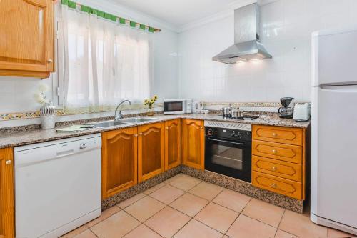 Two-Bedroom Villa image 9