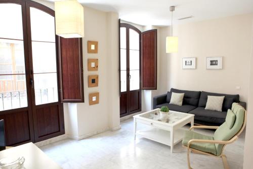 One-Bedroom Apartment image 9