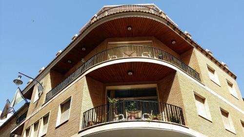 Exterior view of Hotel Meson El Numero Uno