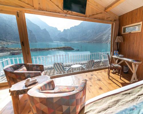 Luxus Hunza Attabad Lake Resort