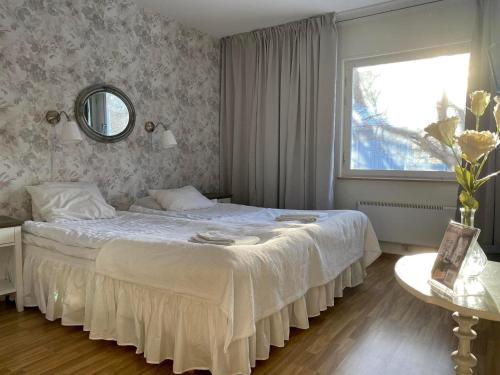 3 twin beds