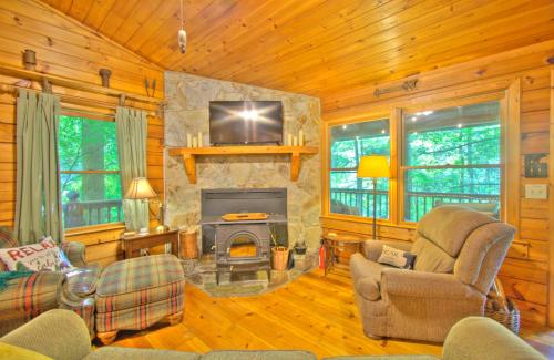 Loony Bear Cabin is Pet Friendly with Wood Stove Creekside Firepit in Ellijay, USA