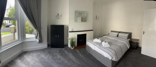 Picture of Impeccable 2-Bed Apartment In Eastbourne