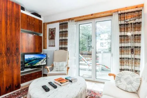 Direkt am See - Aussicht - Balkon - TG-Stellplatz in St. Moritz, Schweiz