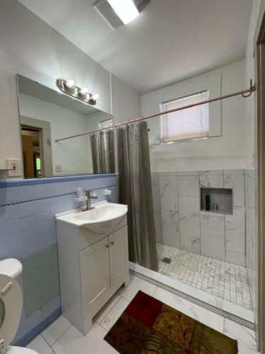 1322-#6 Downtown high ceiling big size 1B unit in San Antonio, USA