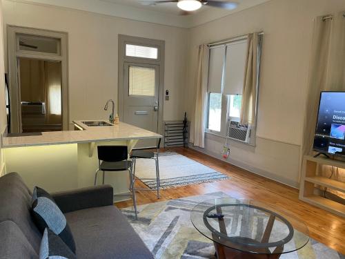 1322-#6 Downtown high ceiling big size 1B unit in San Antonio, USA