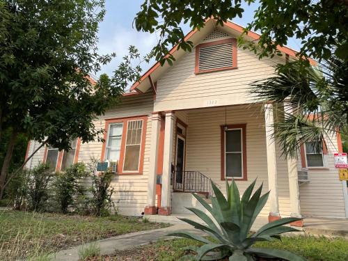 1322-#6 Downtown high ceiling big size 1B unit