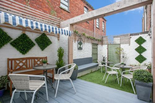 Titanic Guest Boutique Unique Accomodation - image 12