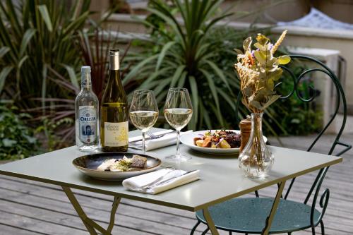 Restaurant, Maison Montgrand Vieux-Port in 06. Castellane et Préfecture