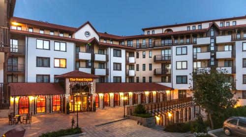 Grand Royale Apartment Complex & Spa - image 7