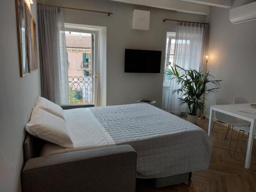 HomeThirtyFour, Verona (photo 7)