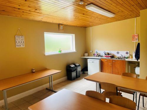 virtuve, Greenway & Copper Coast Hostel in Bunmahon