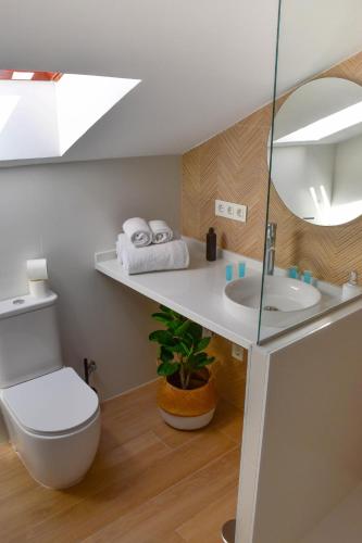 One-Bedroom Apartment image 10