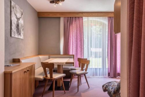 Superior One-Bedroom Apartment with Balcony