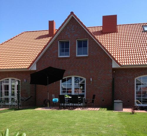 Grachtenperle in Greetsiel, Deutschland