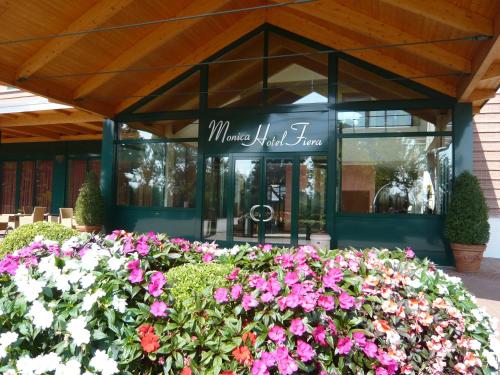 Monica Hotel Fiera Hotel de charme Cornaredo