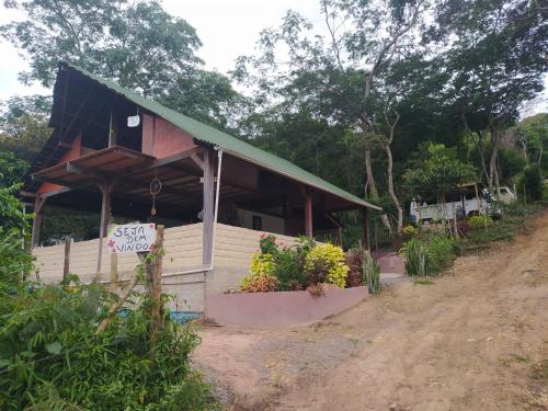 Kombi Hostel Camping