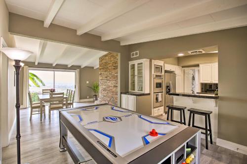 Stunning Palos Verdes Escape Pool, Fire Pit! in Rancho Palos Verdes, USA