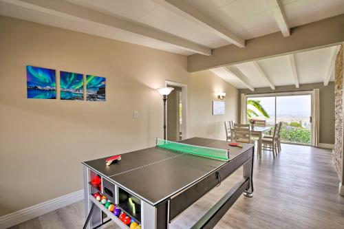 Stunning Palos Verdes Escape Pool, Fire Pit! in Rancho Palos Verdes, USA