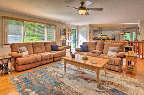 Paradise Lakehouse in Hickory with Dock and Views! in Hickory, USA