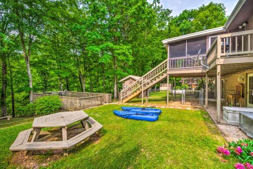 Barren River Lake Home with Boat Dock and Grill!