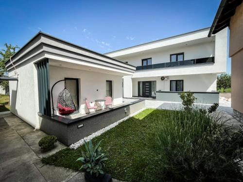 Apartmani Mila - image 10