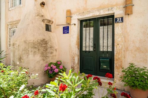 Old Town Historical Residence Apartment 3
