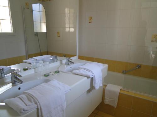 Logis Auberge Bienvenue Room Type - Twin Room