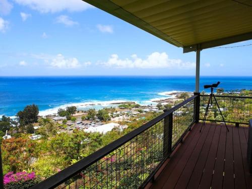 Waimea Bay Luxury Estate Views & Hot Tub in Pupukea (HI)