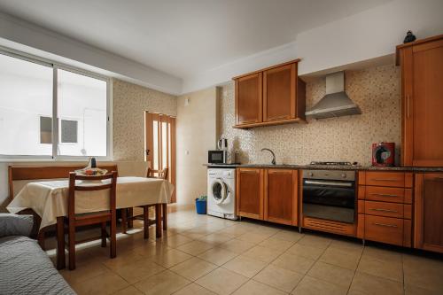 Historic House in Downtown Peniche BnB As Forcadas