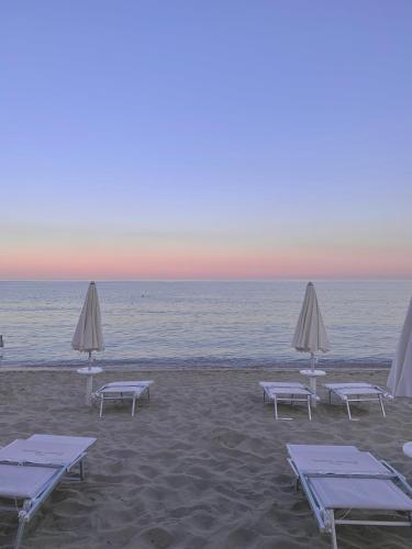 At the Seacily At the Seacily