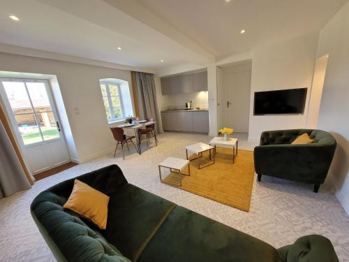 LODGES EN PIERRES DOREES in Bagnols