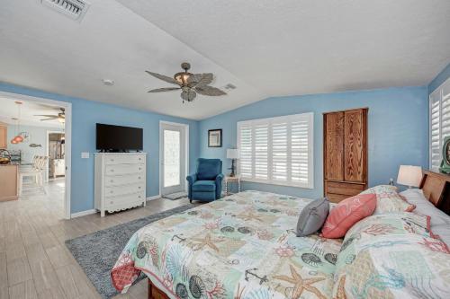 Island Getaway - 205 - 56th - image 2