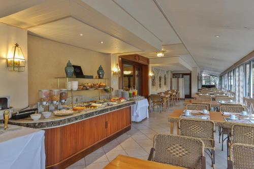 Essen und Erfrischungen, Le Suisse Elegance Hotel in Campos do Jordao