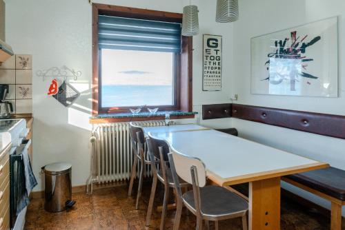 מתקני המלון, 3 Bedroom Apartment / Great Sea View / Quiet in Argir