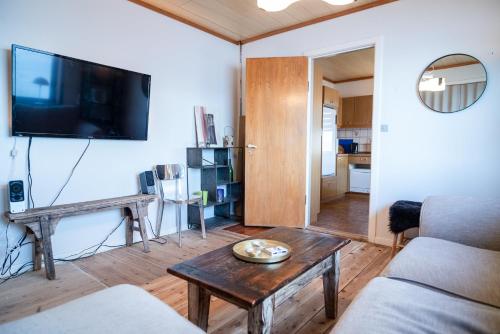 מתקני המלון, 3 Bedroom Apartment / Great Sea View / Quiet in Argir
