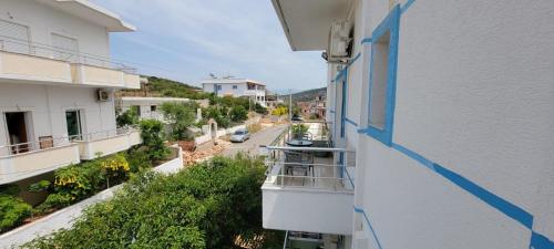 Oliver Studios – Ksamil, OR
