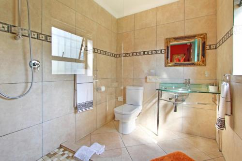 40 Winks Guest House Green Point 40 Winks Guest House Green Point is a popular choice amongst travelers in Cape Town, whether exploring or just passing through. The hotel offers a wide range of amenities and perks to ensure you have 