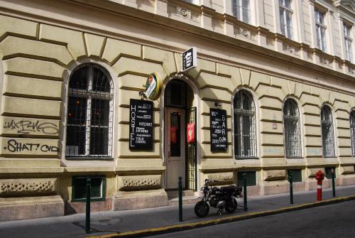HoBar Hostel - image 14