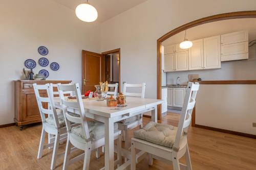 Villa Donatelli - Spacious Panoramic Villa, Perfect for Visiting Tuscany