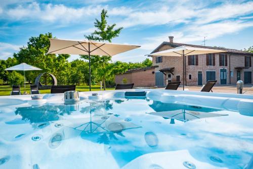 Casa delle Noci country house, pool & SPA