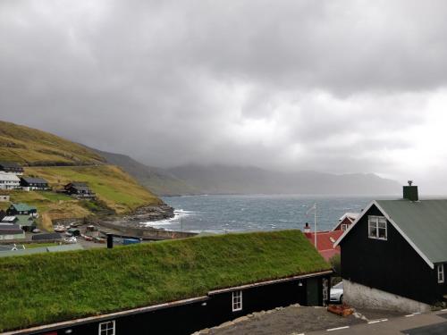 Θέα, Calm & Cozy / Scenic Village / Nature in Hósvík