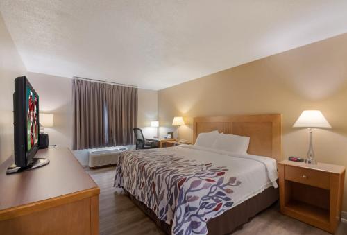 Red Roof Inn Dahlgren - Naval Base - image 9