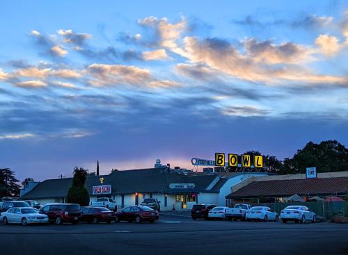 Foothills Motel