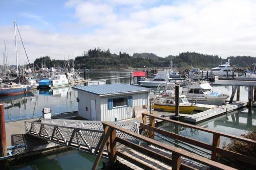 Quarterdeck Inn Port Hardy