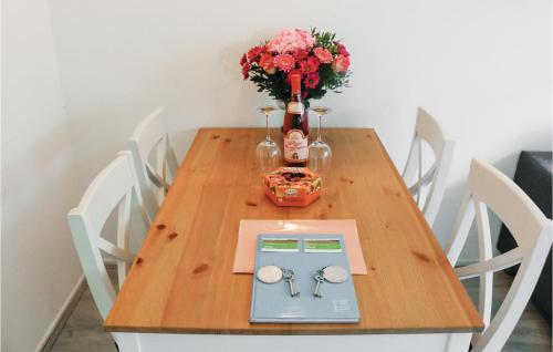 kuchnia, Lovely Home In Egmond Aan Zee With Wifi in Egmond aan Zee