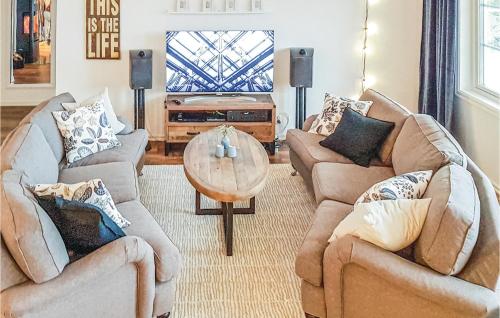 Gorgeous Home In Arjang With Wifi in Arjang