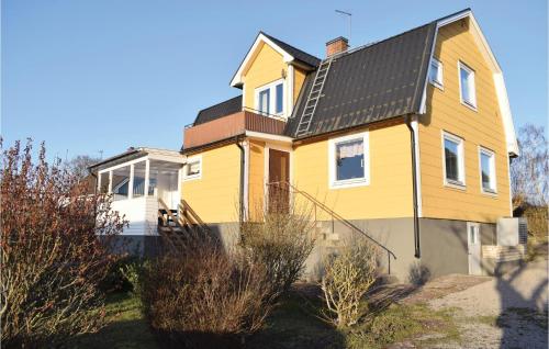 . Three-Bedroom Holiday Home in Degerhamn