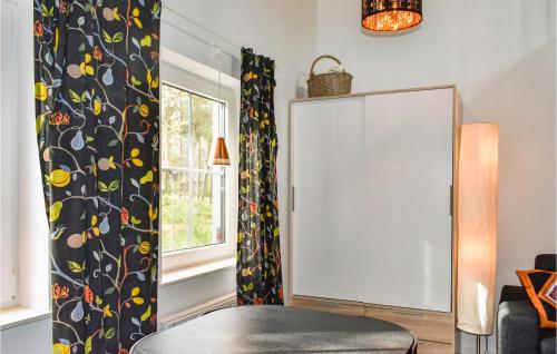 1 Bedroom Beautiful Home In Borrby in Spraggehusen
