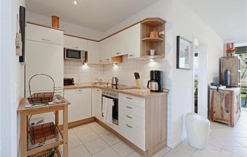 Konyha, Nice Apartment In Rechlin With Sauna in Rechlin